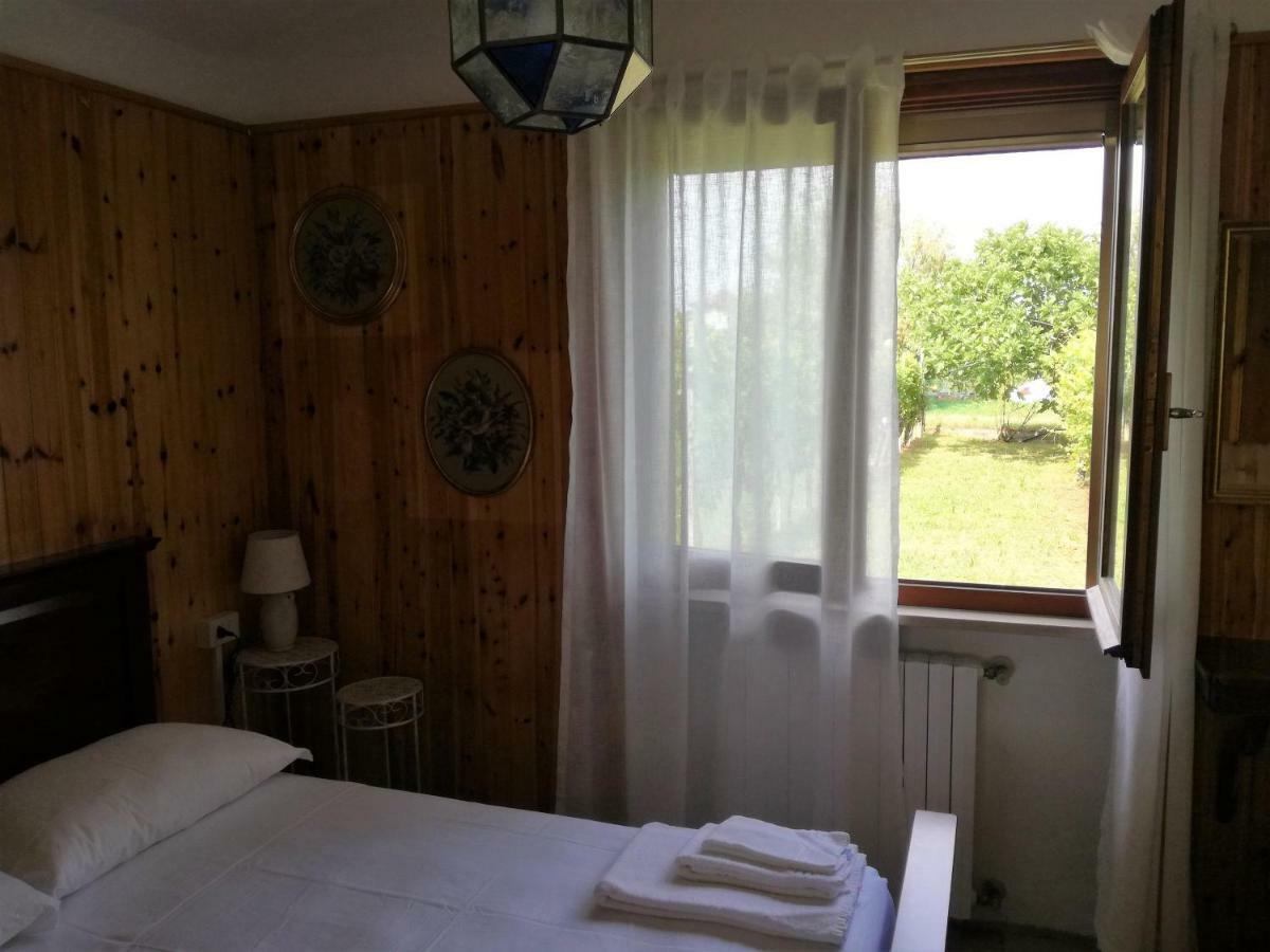 La Petite Maison Villa Sirmione Luaran gambar